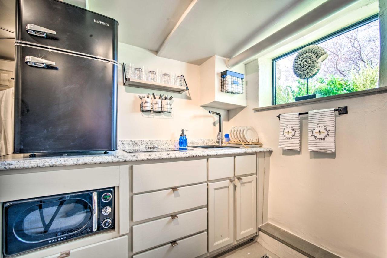 Cozy El Paso Studio With Patio About 5 Mi To Utep! Exterior photo